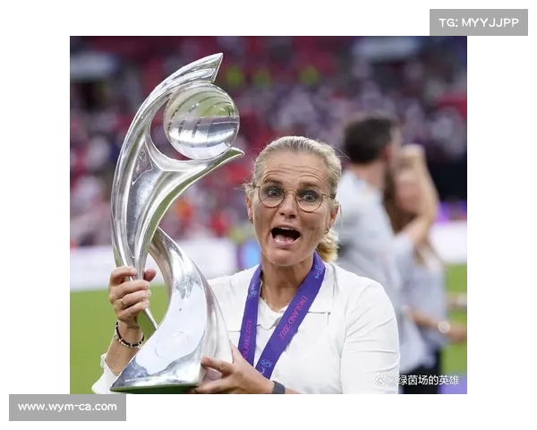 英格兰女足凯莉庆祝欧洲杯夺冠 在伦敦街头尽情舞动展现胜利喜悦